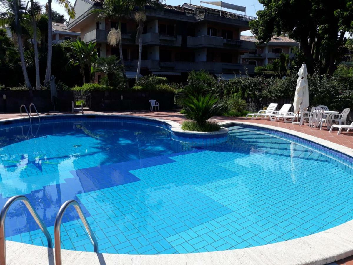Chloe'S Apartment Acireale Dış mekan fotoğraf